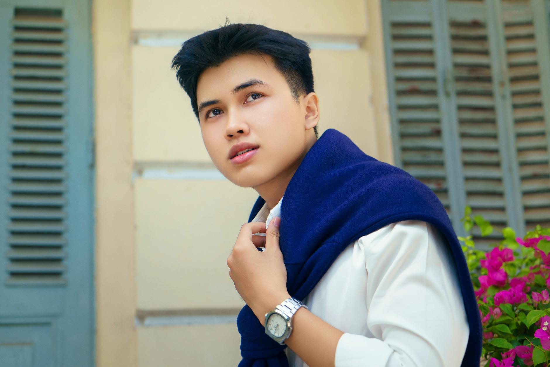 Tình huống bóng đá diễn ra với nhịp độ cao phù hợp minh họa cho kèo rung cả trận